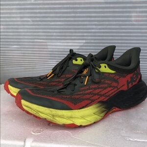 HOKA Speedgoat 5 Men’s Black Red Running Trail Hike Sneakers Size 12D